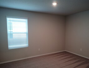 15015 Dorset Wheel in San Antonio, TX - Building Photo - Building Photo