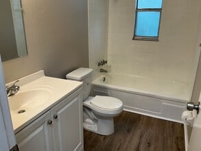 702-704 Bryon Ct in Lakeland, FL - Building Photo - Building Photo