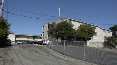 Indian Village Apartments in San Pablo, CA - Building Photo - Building Photo