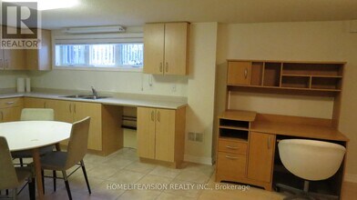 12 Burleigh Heights Dr in Toronto, ON - Building Photo - Building Photo