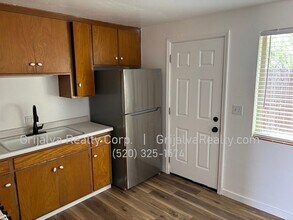 2536 N Columbus Blvd in Tucson, AZ - Building Photo - Building Photo