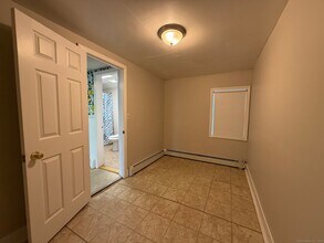 54 Liberty St in Stonington, CT - Building Photo - Building Photo