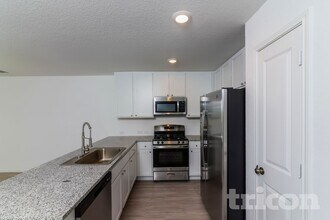 10250 Devon Wheel St in San Antonio, TX - Building Photo - Building Photo