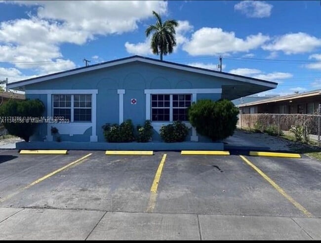 725 NW 4th Ave, Unit Unit3