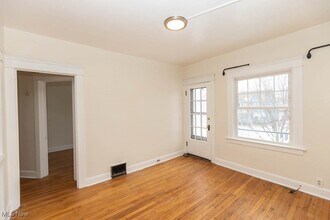 1598 Alameda Ave in Lakewood, OH - Building Photo - Building Photo