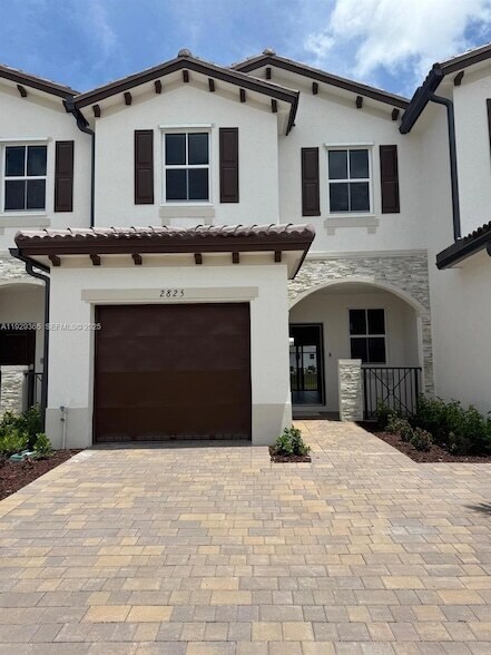 2825 SE 25th Ave in Homestead, FL - Building Photo - Building Photo