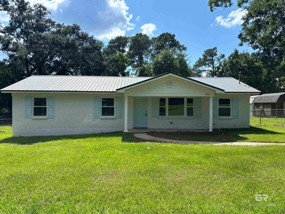 208 Marcella Ave in Spanish Fort, AL - Building Photo