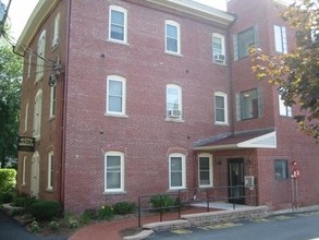 Eighteen Merrimack in Nashua, NH - Building Photo - Building Photo