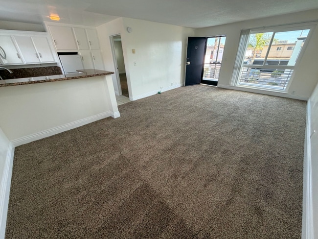 931 W 19th St, Unit 30 in Costa Mesa, CA - Foto de edificio - Building Photo