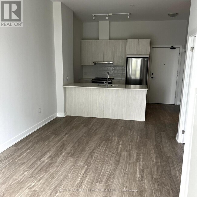 430-430 Square One Dr in Mississauga, ON - Building Photo - Building Photo