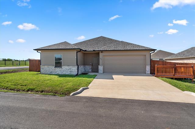 301 Hoover Dr in Mabank, TX - Building Photo