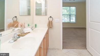 401 Degas Ct in Williamstown, NJ - Building Photo - Building Photo