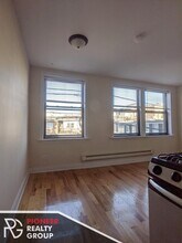 812 W Diversey Pky in Chicago, IL - Building Photo - Building Photo