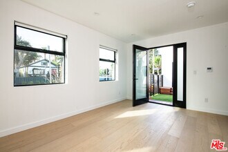 1325 Cabrillo Ave in Los Angeles, CA - Building Photo - Building Photo