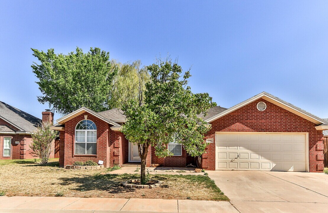 308 Longhorn St in Wolfforth, TX - Building Photo