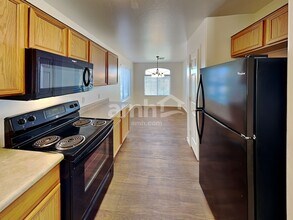 6019 W Jones Ave in Phoenix, AZ - Foto de edificio - Building Photo