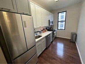 240 Crown St in Brooklyn, NY - Building Photo - Building Photo