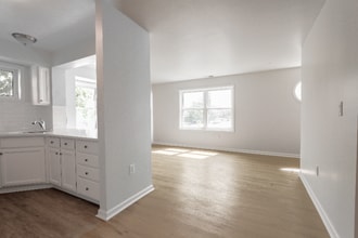 17 Bowman Ave in Rye Brook, NY - Building Photo - Building Photo