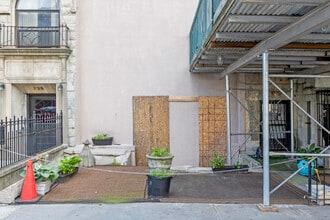 726 Saint Nicholas Ave in New York, NY - Building Photo - Building Photo