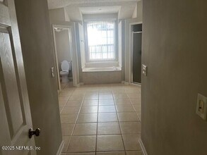 2122 Knottingham Trace Ln in Jacksonville, FL - Building Photo - Building Photo