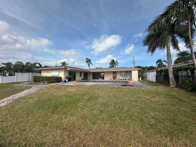 2730 NE 7th St in Pompano Beach, FL - Building Photo - Building Photo