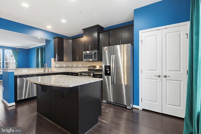 7408 Wild Honey Way in Elkridge, MD - Building Photo - Building Photo