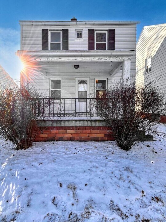 1817 Fairfax Rd in Toledo, OH - Building Photo