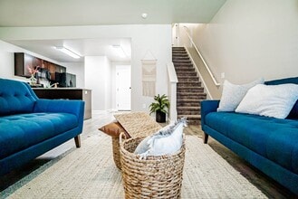Arcadia Townhomes in Roy, UT - Foto de edificio - Building Photo
