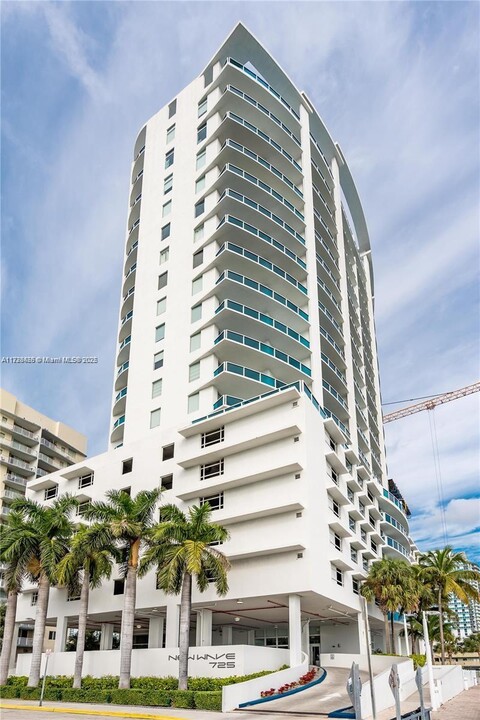 725 NE 22nd St in Miami, FL - Building Photo