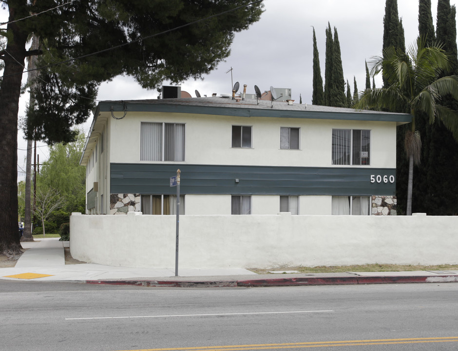 5060 Whitsett Ave in North Hollywood, CA - Building Photo