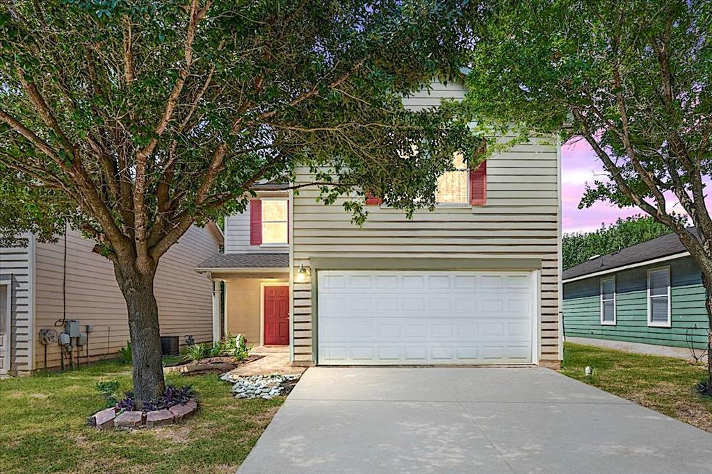 7417 Elk Pass Dr in Austin, TX - Building Photo