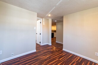 953 S Newton Ave in Springfield, MO - Building Photo - Building Photo