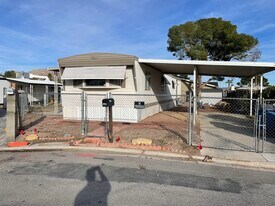 2872 Green Tree Ave in Las Vegas, NV - Building Photo