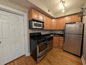 6813 N Wayne Ave, Unit 3c in Chicago, IL - Building Photo - Building Photo