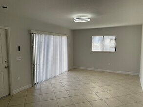 7737 Tamara Lee Ct, Unit 101 in Ft. Myers, FL - Building Photo - Building Photo