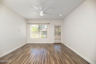 7008 E Gold Dust Ave in Paradise Valley, AZ - Building Photo - Building Photo