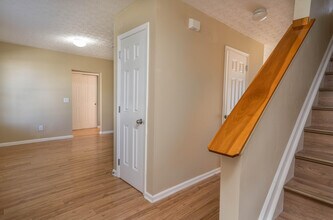 1016 Bella Dona Rd in Lexington, KY - Building Photo - Building Photo