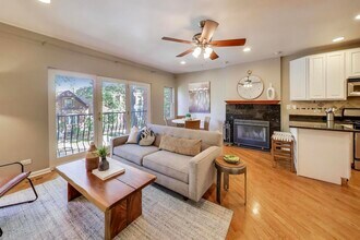 2733 W Potomac Ave in Chicago, IL - Building Photo - Building Photo