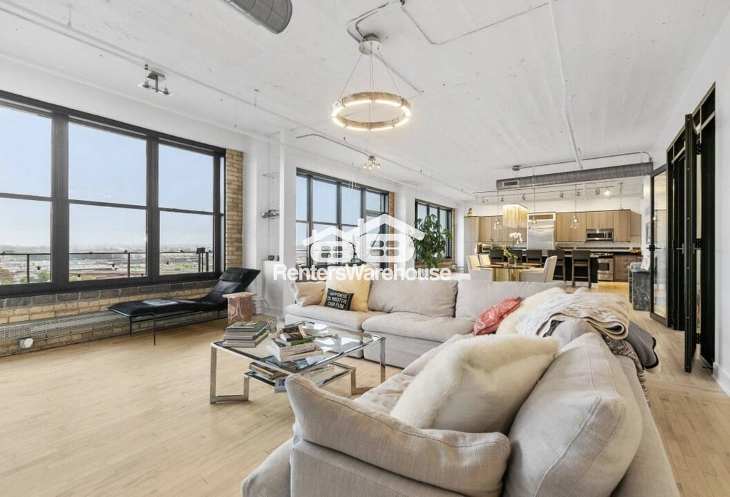290 Market St in Minneapolis, MN - Building Photo