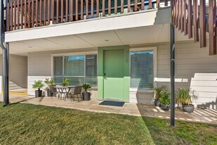 2200 Dickson Dr in Austin, TX - Building Photo