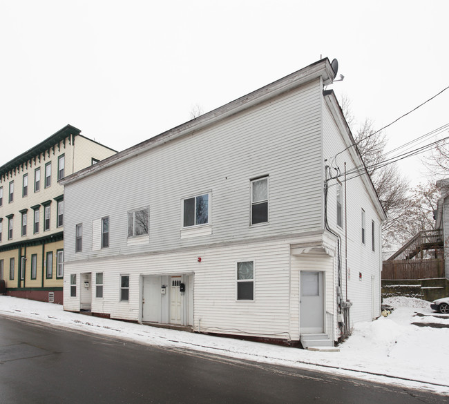 42-50 Asnuntuck St in Enfield, CT - Building Photo - Building Photo