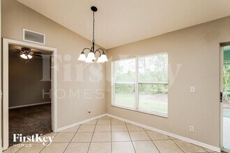 715 Bennington Dr in Lehigh Acres, FL - Foto de edificio - Building Photo