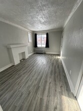 1875 Ewald Cir in Detroit, MI - Foto de edificio - Building Photo