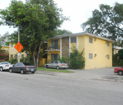 635 NE 64th St in Miami, FL - Building Photo