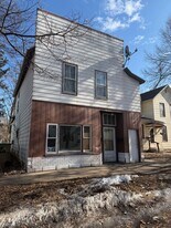 13 S Grove St in Chippewa Falls, WI - Building Photo