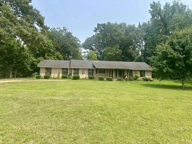 property at 446 N Main St