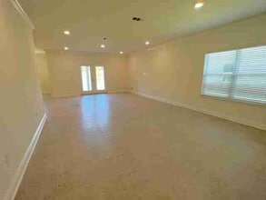 32 Polaris Pl in Freeport, FL - Building Photo - Building Photo