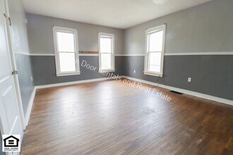 208 S Grant St-Unit -208 1/2 S Grant St in Kendallville, IN - Foto de edificio - Building Photo