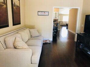 2034 Riverbirch Dr in Simi Valley, CA - Building Photo - Building Photo