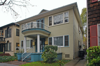 Multi Family (& Sfr) in Sacramento, CA - Building Photo - Building Photo